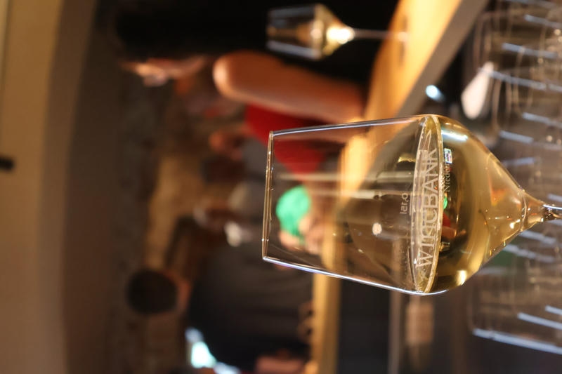 Weinglas in der WineBank Niederrhein
